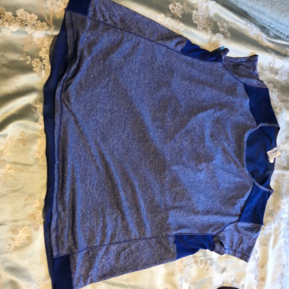 🌟2/$25 Champion short sleeve Blue workout shirt - Picture 6 of 6